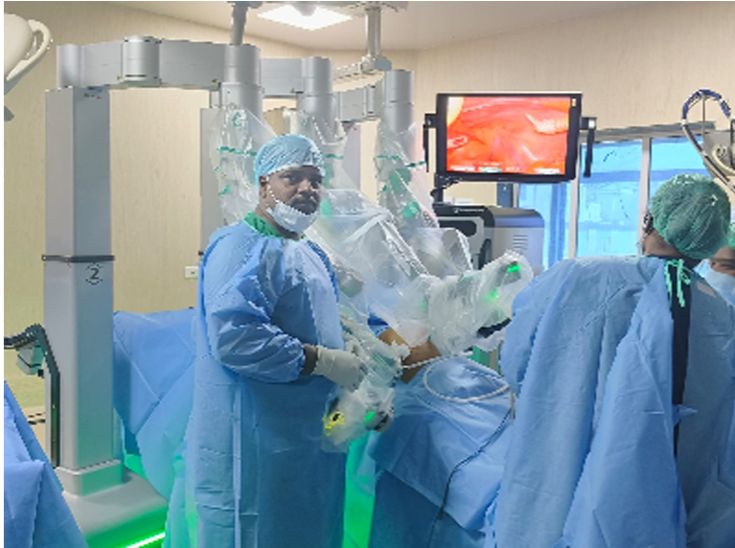 Dr. Kumar performing advanced robotic hernia surgery